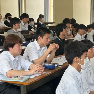 卒業後を見据えた学び「社会人としての心構え」【情報メディアコース3年生】…(5/15)