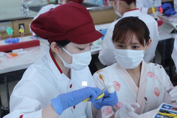 日本の伝統文化「飴細工」を学ぶ【3年 生活文化コース】…(9/19)