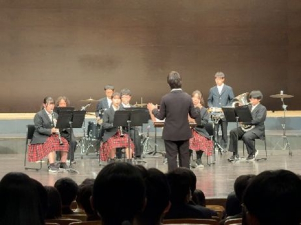 私学連合音楽会で演奏しました【吹奏楽部】…(11/7)