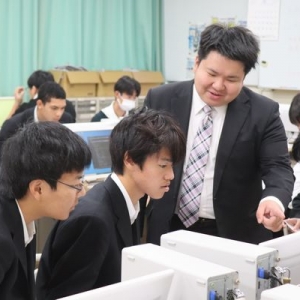 特別授業　ゲーム作成プログラミングを学ぶ【情報メディア2年生】…(11/12)