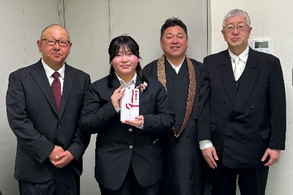 国公立大学合格「お祝い金」贈呈式