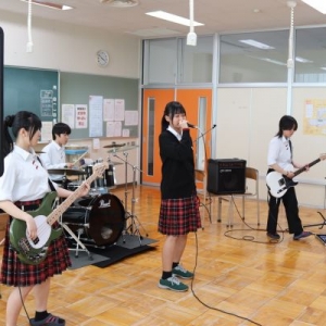 新入生を歓迎する軽音楽部ミニコンサート・部活動の本入部